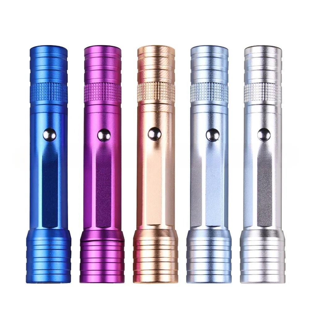 【100ｍｗ】720mAh大容量 USB直充式 赤色レーザー 懐中電灯 多機能 レーザーペン 指示棒 高輝度 赤点灯 照明 暗所 点検 講義 携帯に便利 長時間使用可能 軽量 耐久性 - Yolerhome