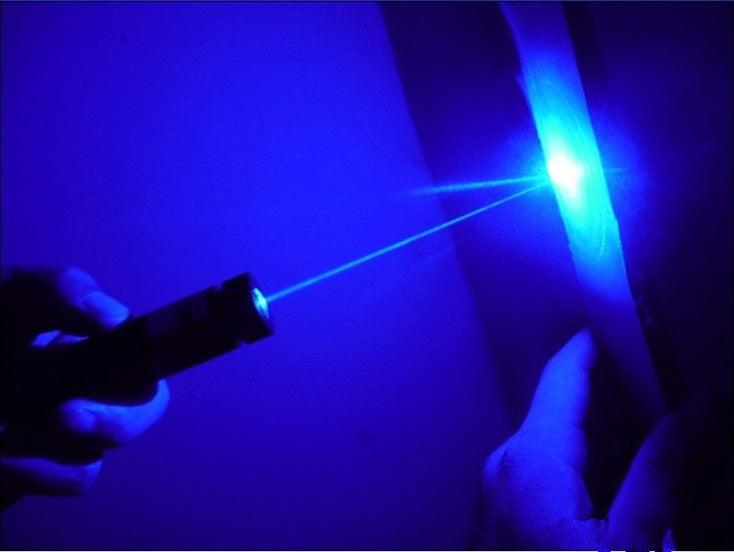 レーザーポインターブルー1500mw(1.5W)人気販売店 超強力青色レーザー5in1満天の星 海外製 1年の保証 - Yolerhome