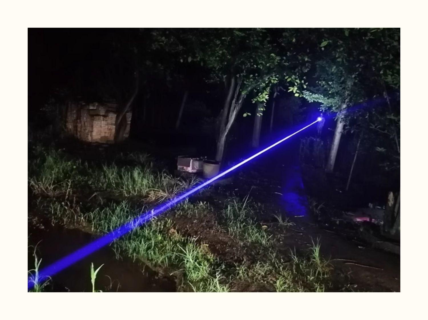 レーザーポインターブルー1500mw(1.5W)人気販売店 超強力青色レーザー5in1満天の星 海外製 1年の保証 - Yolerhome