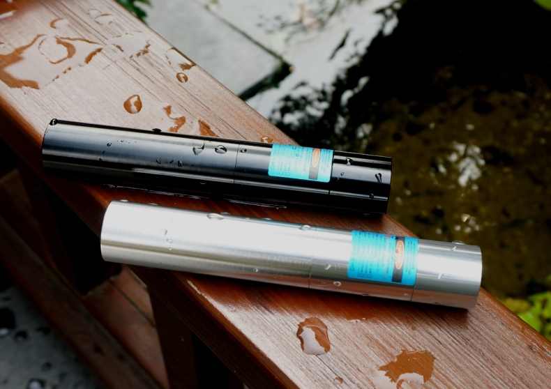 市場最安価2000mWブルーレーザーポインター 超強力レーザー懐中電灯 防水設計 USB充電式 長時間連続使用 高輝度青色レーザー 携帯便利 - Yolerhome