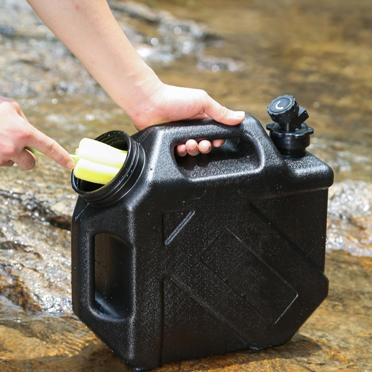 【2025年新アップグレード】ウォーターコンテナ、ウォーターキャリア 蛇口付き ドリンクコンテナ ネジ蓋付き ウォータージャグ ウォーターバケツ サバイバルキャンプ 釣り用 (緑, 35cmx14cmx32cm 10L) - Yolerhome