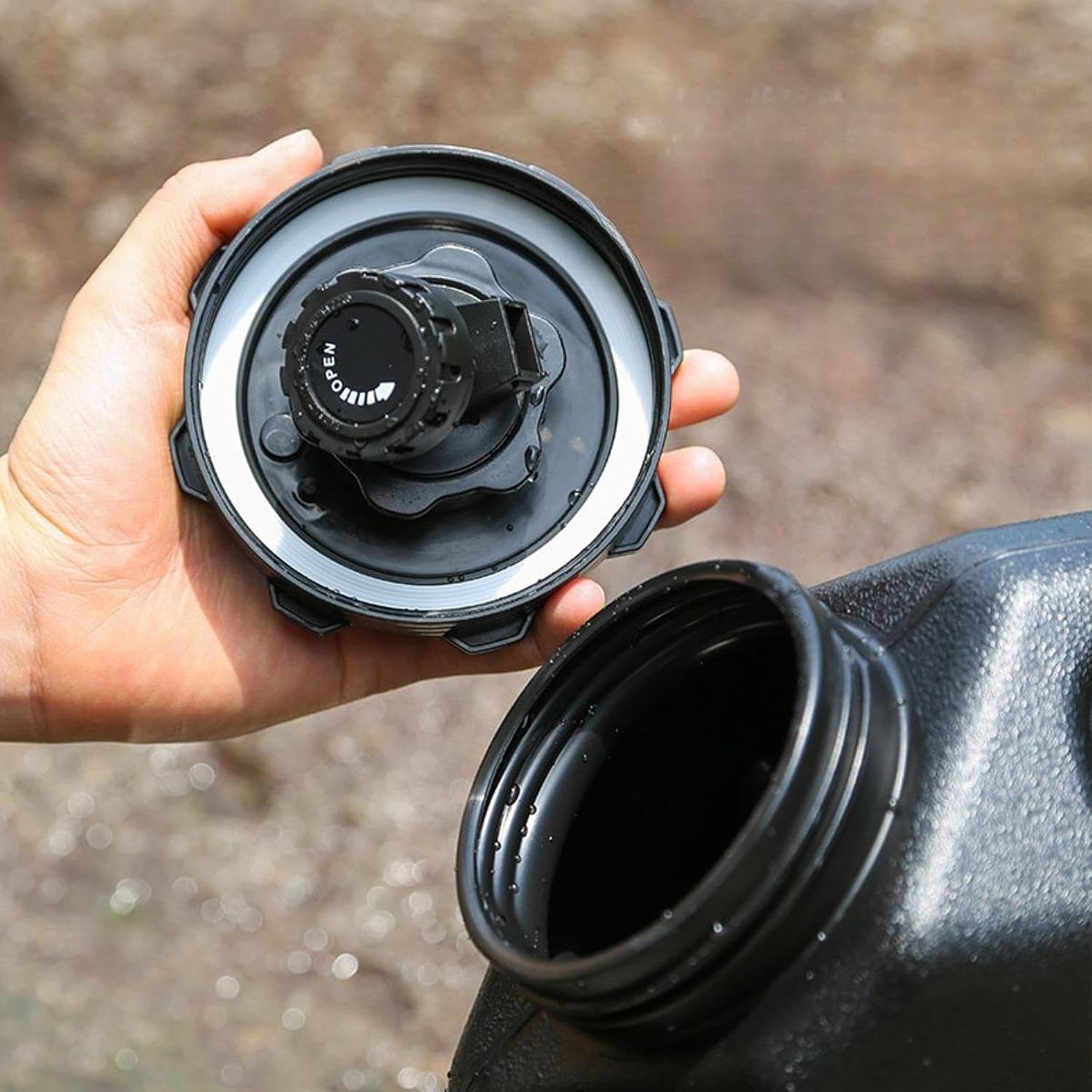 【2025年新アップグレード】ウォーターコンテナ、ウォーターキャリア 蛇口付き ドリンクコンテナ ネジ蓋付き ウォータージャグ ウォーターバケツ サバイバルキャンプ 釣り用 (緑, 35cmx14cmx32cm 10L) - Yolerhome