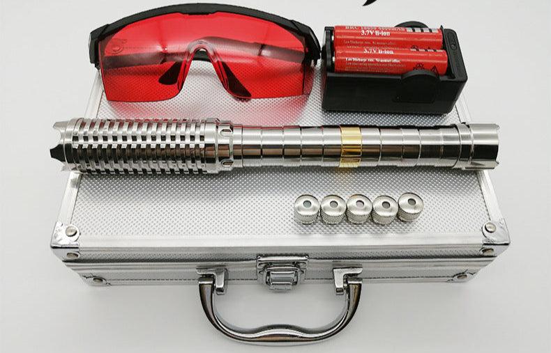 すごいレーザー ポインター 注目商品 30000mw最強グリーンレーザー超強力 超高出力 5in1星キャップ付き タバコ/マッチに火を付ける 風船がわれる 星空観察 カラス撃退【最安挑戦＆送料無料！】青色もあります - Yolerhome