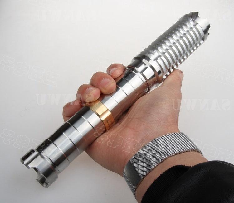 すごいレーザー ポインター 注目商品 30000mw最強グリーンレーザー超強力 超高出力 5in1星キャップ付き タバコ/マッチに火を付ける 風船がわれる 星空観察 カラス撃退【最安挑戦＆送料無料！】青色もあります - Yolerhome