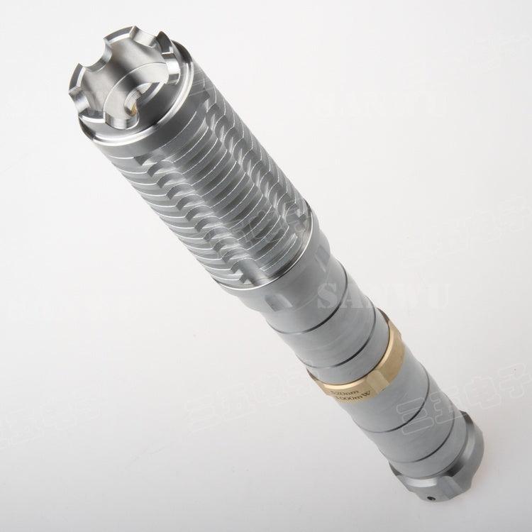 すごいレーザー ポインター 注目商品 30000mw最強グリーンレーザー超強力 超高出力 5in1星キャップ付き タバコ/マッチに火を付ける 風船がわれる 星空観察 カラス撃退【最安挑戦＆送料無料！】青色もあります - Yolerhome