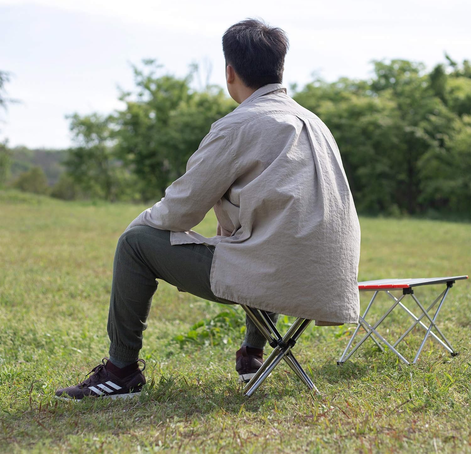 アウトドアチェア 折りたたみ椅子 コンパクトイス キャンプ 耐荷重80 - 100kg ステンレス製 超軽量 収納バッグ付き お釣り バーベキュー 登山 ブラウン - Yolerhome