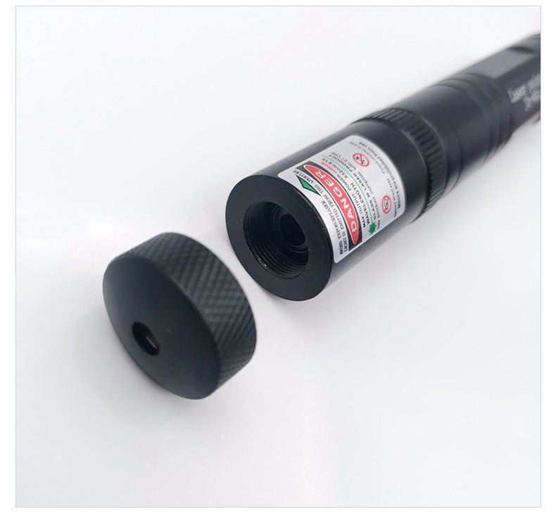 長亮款グリーンレーザーポインター850｜50mW大出力｜遠射可能｜強力緑光｜掛け紐付き｜高輝度｜アウトドア・天文学・カラス対策・キャンプ・夜釣り対応 - Yolerhome