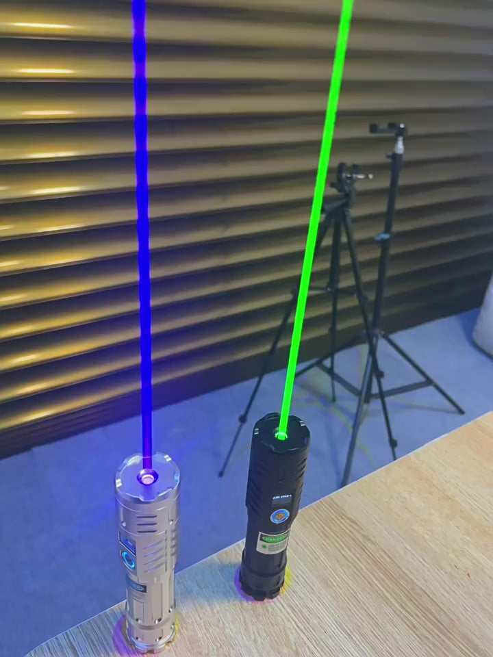 ハイライト長距離レーザー懐中電灯 ダイビング対応 強光ポータブル 指示・サンドトレイ・ショットペンレーザーライト 卸売用 高耐久安全設計 夜間作業対応 軽量コンパクト持ち運び簡単