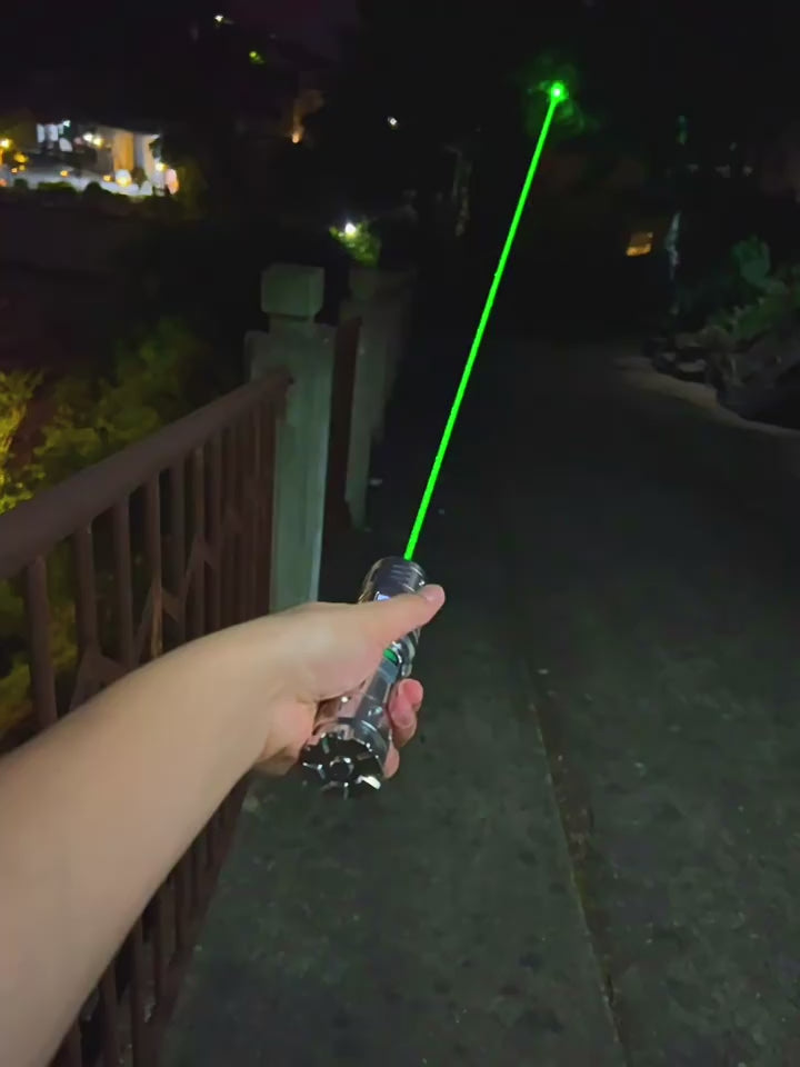 ハイライト長距離レーザー懐中電灯 ダイビング対応 強光ポータブル 指示・サンドトレイ・ショットペンレーザーライト 卸売用 高耐久安全設計 夜間作業対応 軽量コンパクト持ち運び簡単