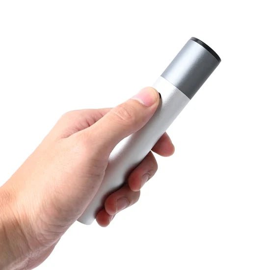 フラッシュライトスタンガン 白い 一匹入り - Yolerhome