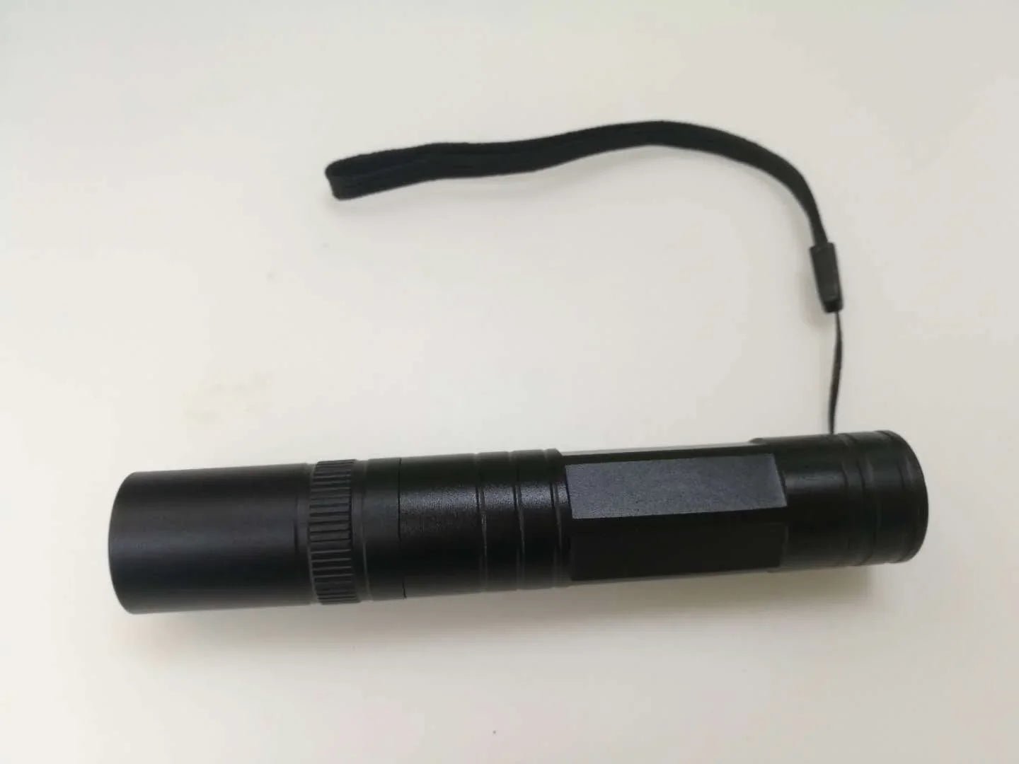 赤色光と緑色光の十字線レーザーポインター、測定用の十字線位置決めランプマーカー - Yolerhome