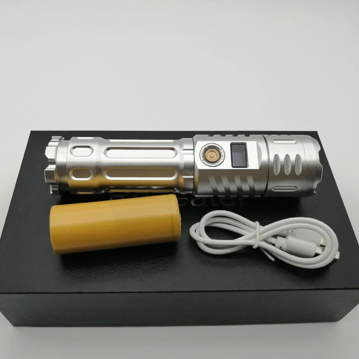 ハイライト長距離レーザー懐中電灯ダイビング強光ポータブル懐中電灯販売指示サンドトレイショットペンレーザーライト卸売 - Yolerhome