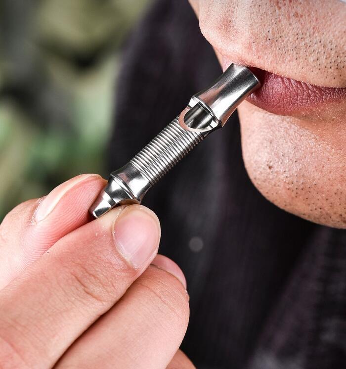 緊急ホイッスル 笛 デカ音 SOS 120dB ステンレス鋼 軽量 頑丈E - WH03 - Yolerhome